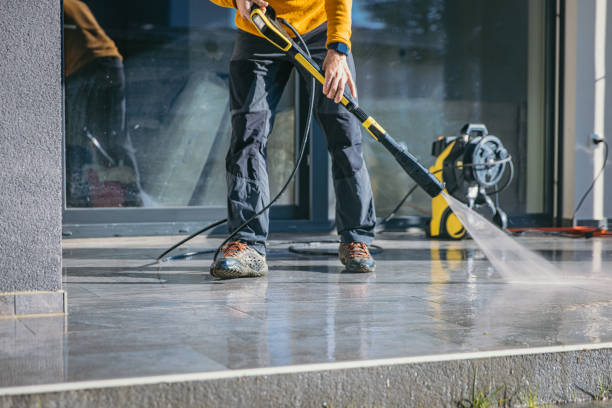 Best Garage Pressure Washing  in Akron, OH